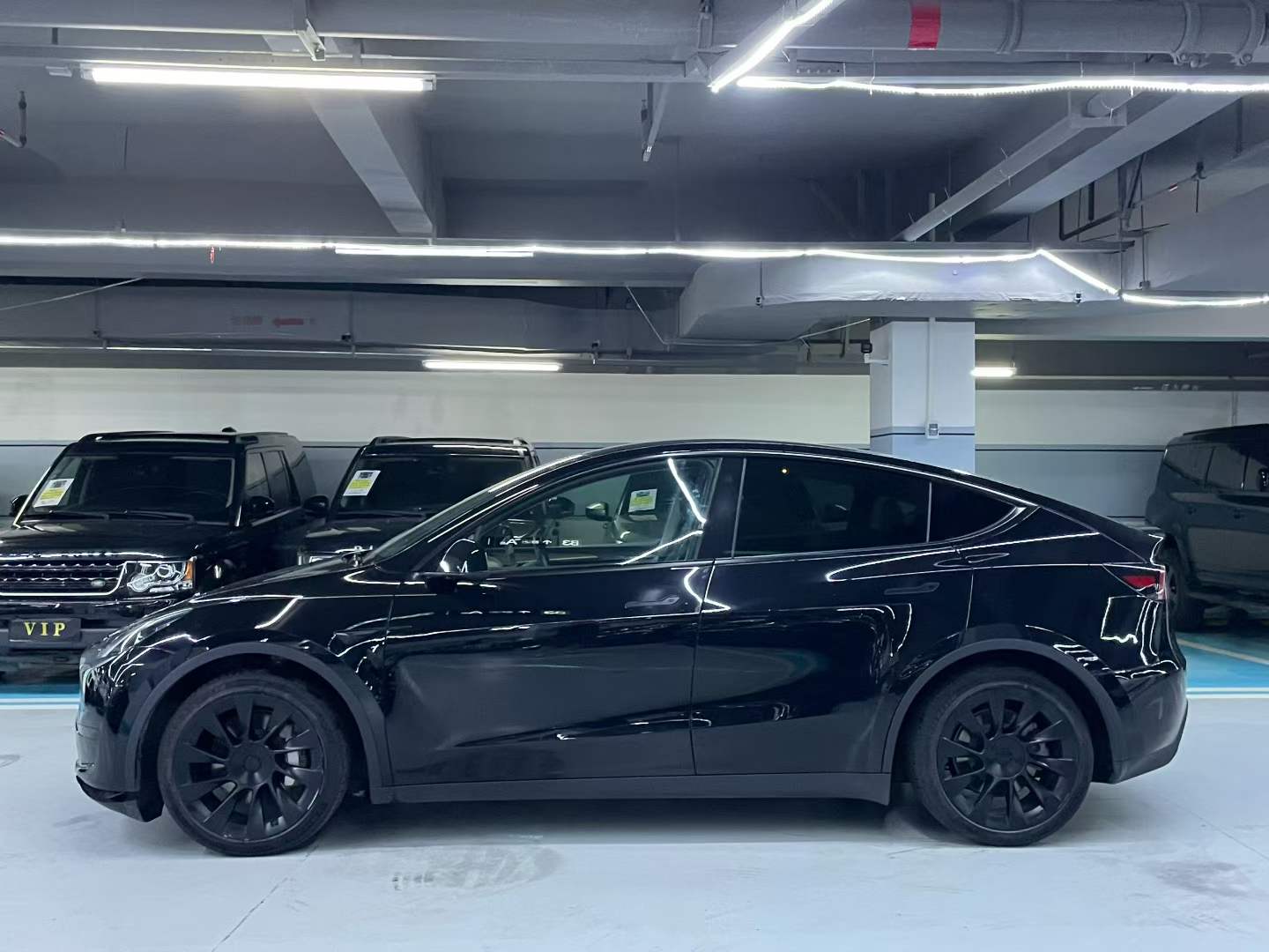 Model Y 2022款 改款 后轮驱动版