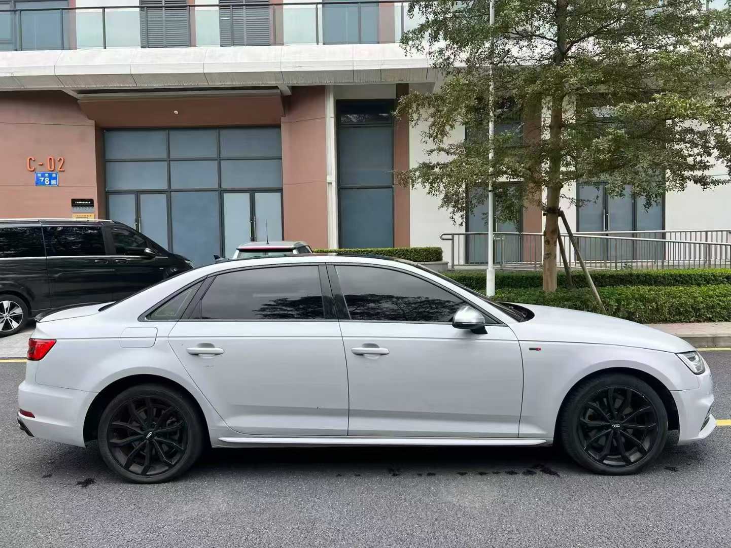 奥迪A4L 2018款 30周年年型 40 TFSI 时尚型