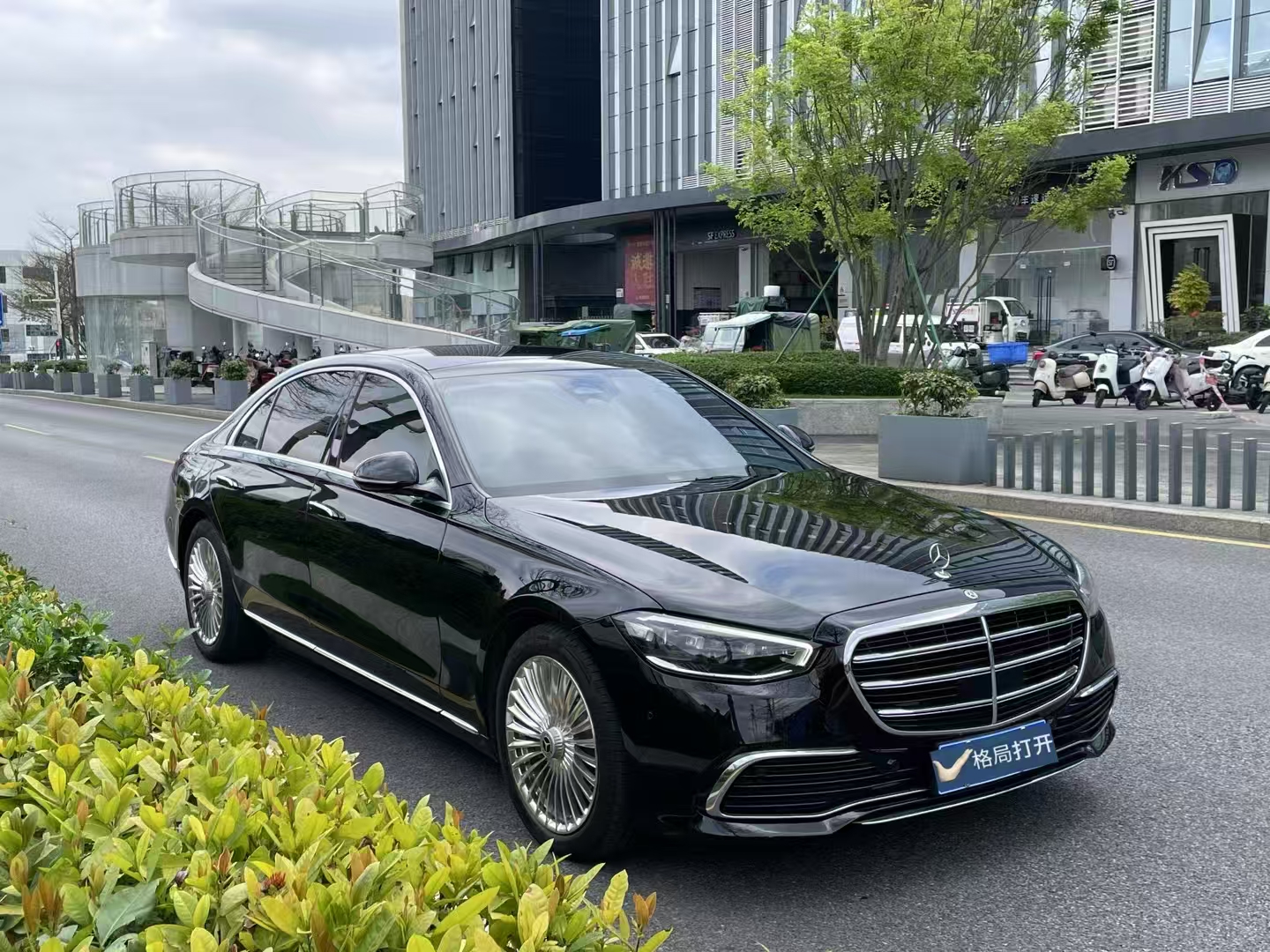 奔驰S级 2023款 改款 S 400 L 商务型
