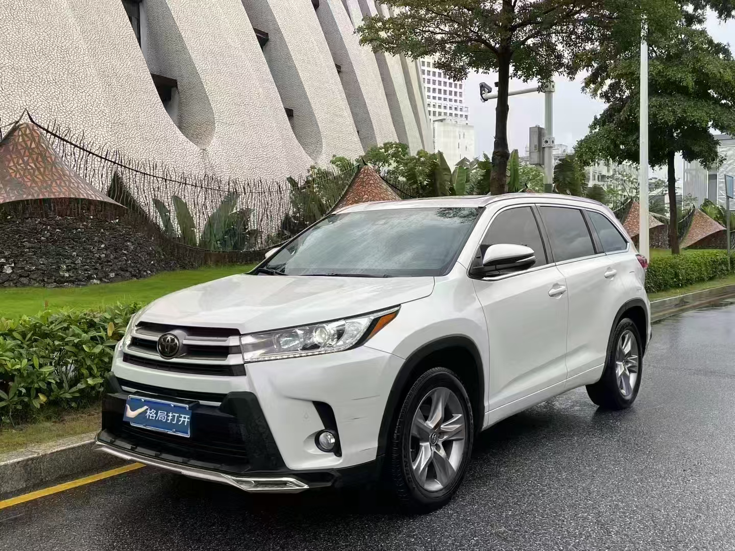 汉兰达 2022款 380T 四驱豪华版 7座