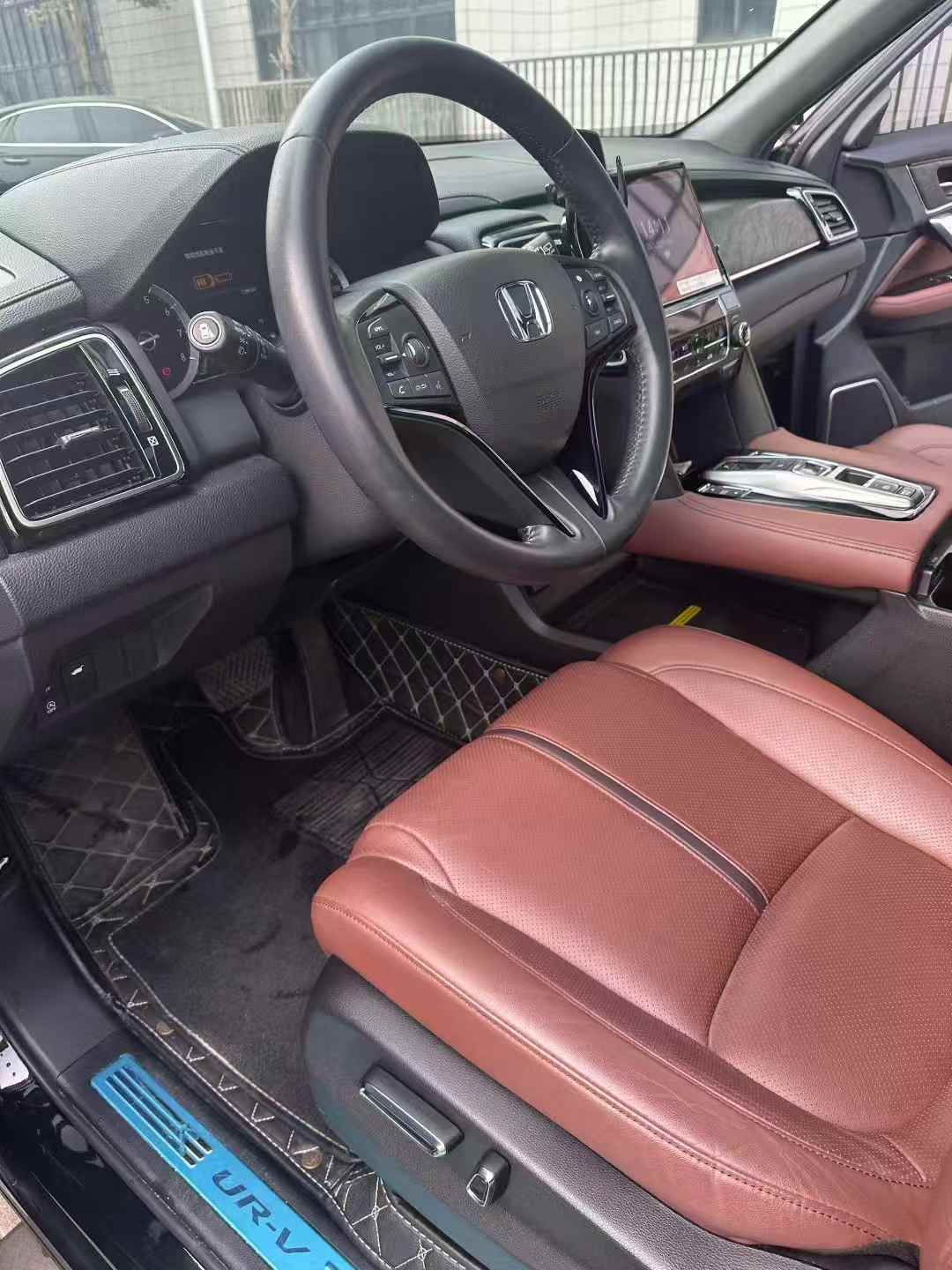 本田UR-V 2020款 370TURBO 两驱尊雅版